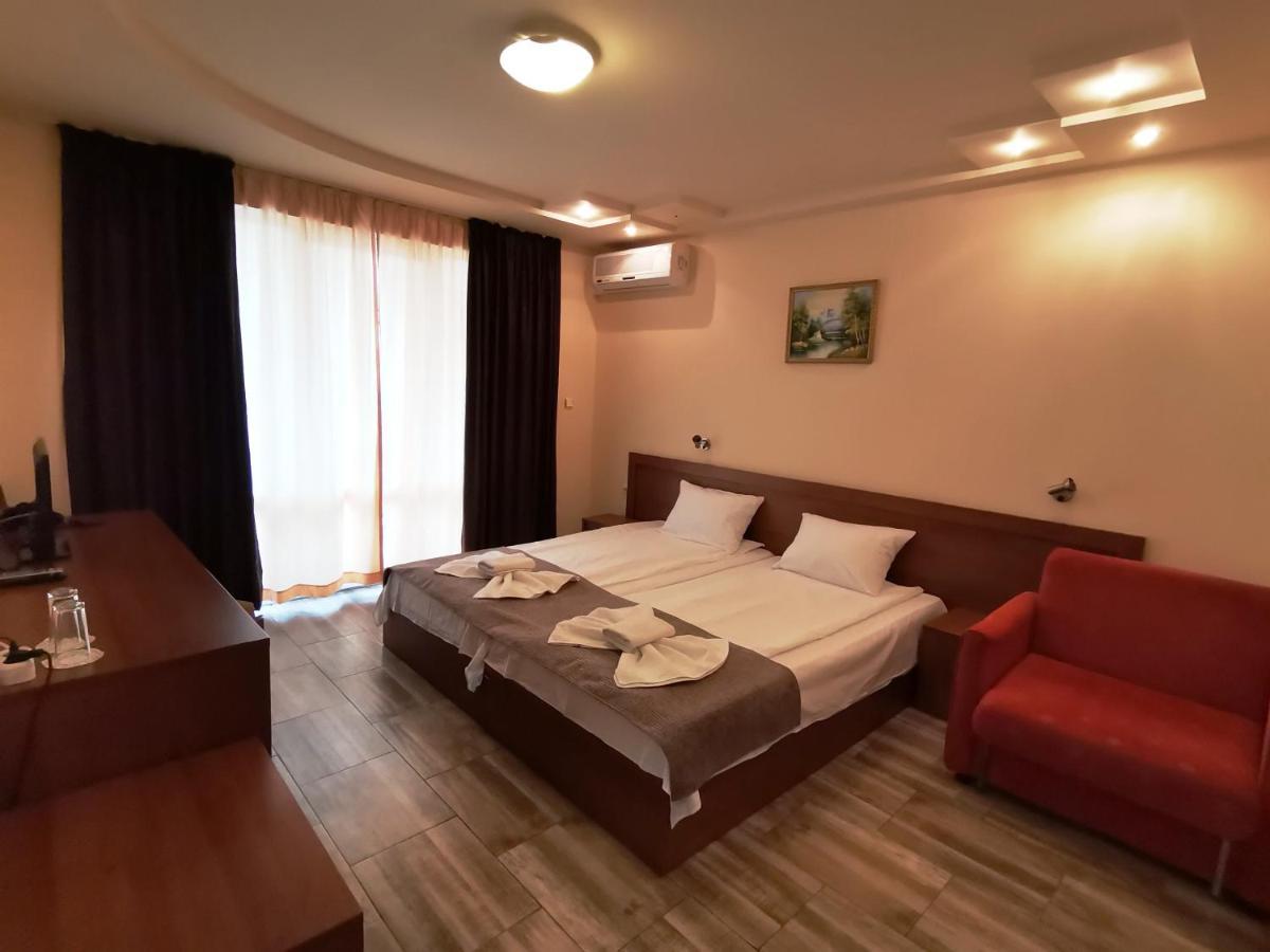 Hotel Paris Relax Zone Balchik Exterior photo