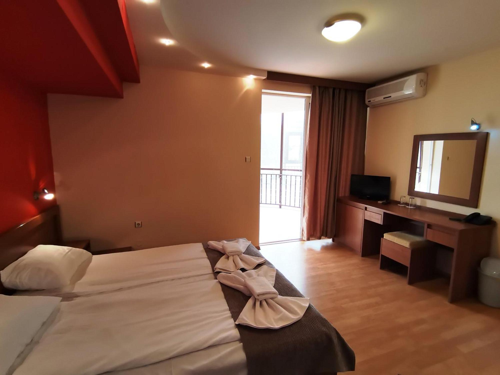 Hotel Paris Relax Zone Balchik Exterior photo