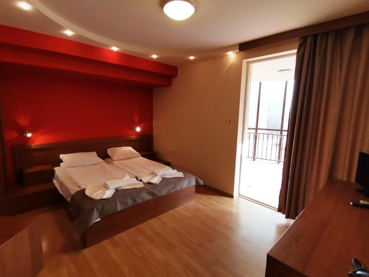 Hotel Paris Relax Zone Balchik Exterior photo