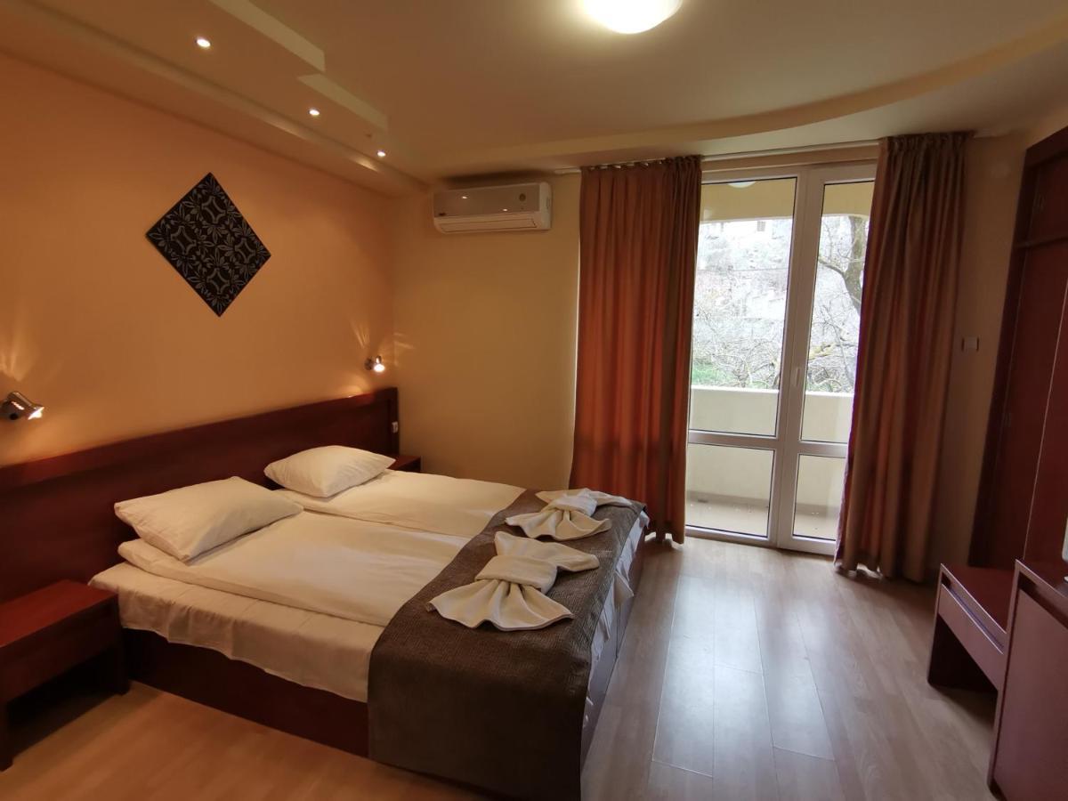 Hotel Paris Relax Zone Balchik Exterior photo