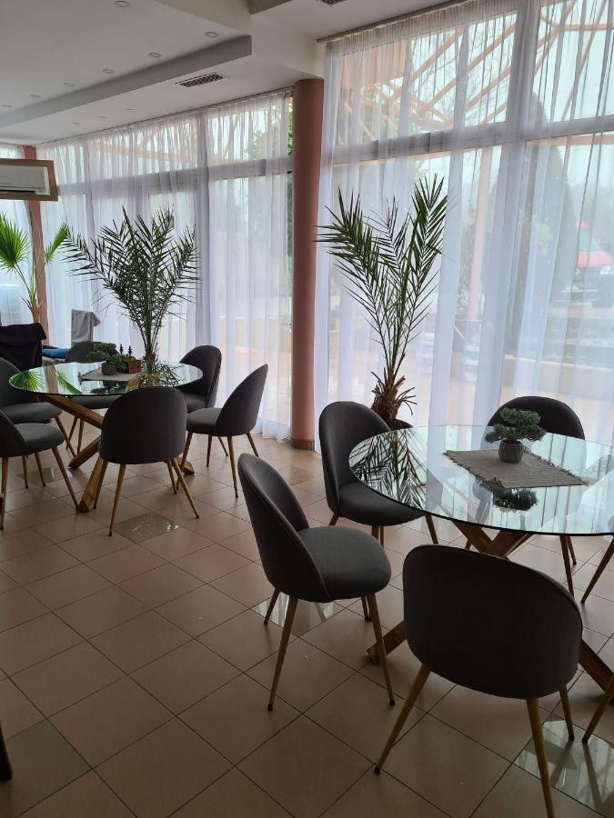 Hotel Paris Relax Zone Balchik Exterior photo