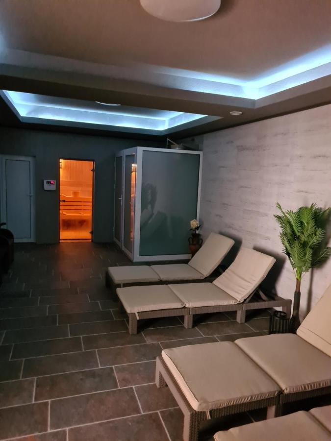 Hotel Paris Relax Zone Balchik Exterior photo