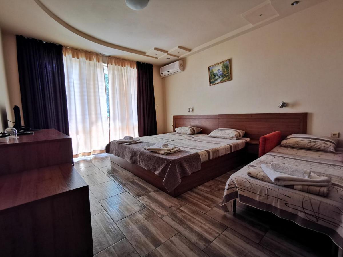 Hotel Paris Relax Zone Balchik Exterior photo
