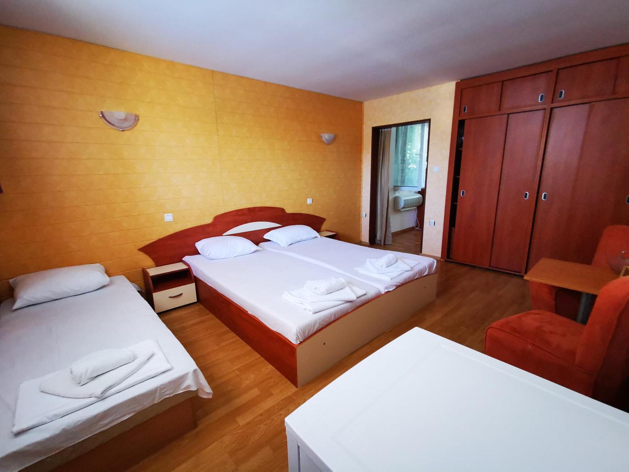 Hotel Paris Relax Zone Balchik Exterior photo