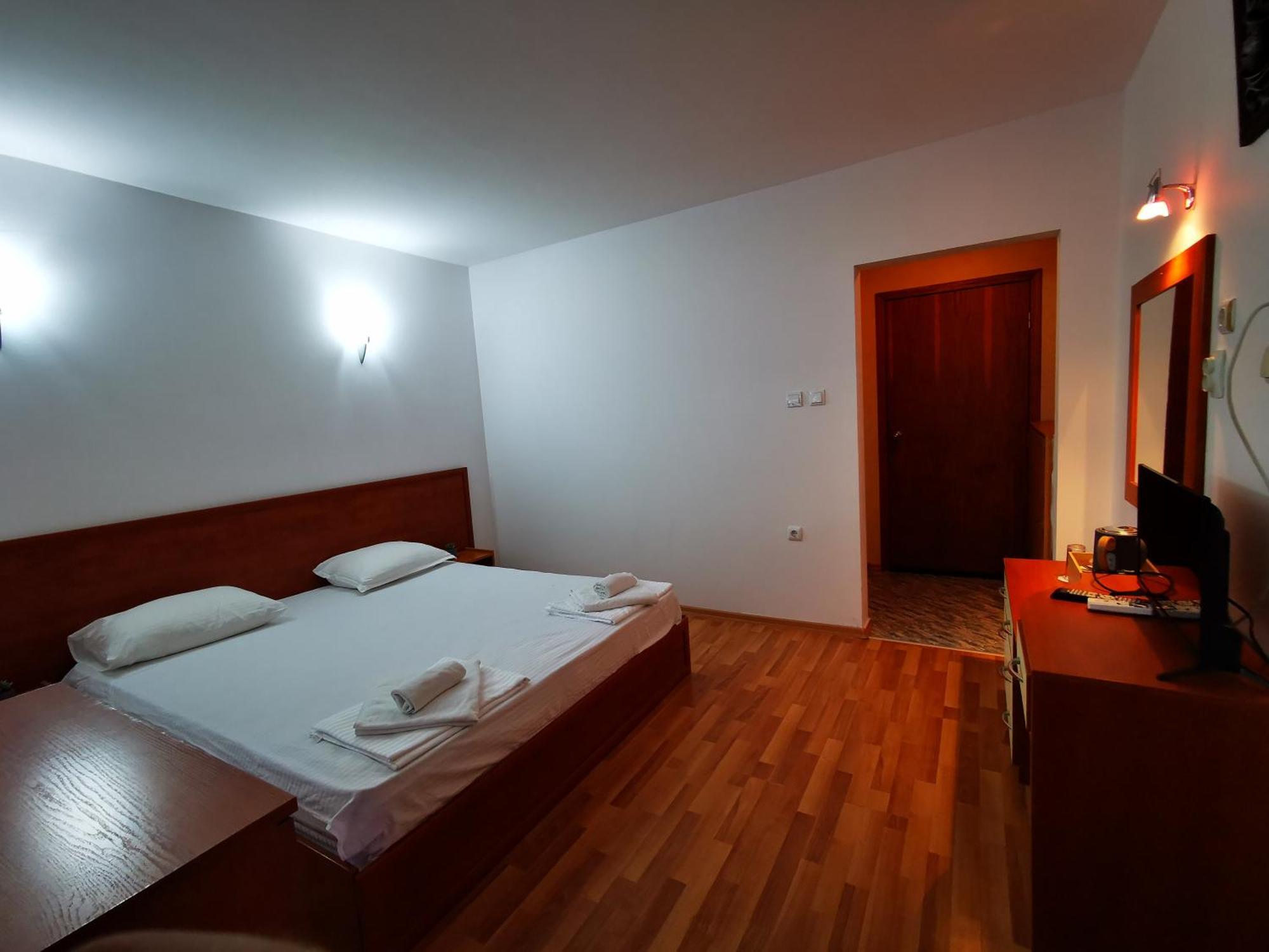 Hotel Paris Relax Zone Balchik Exterior photo