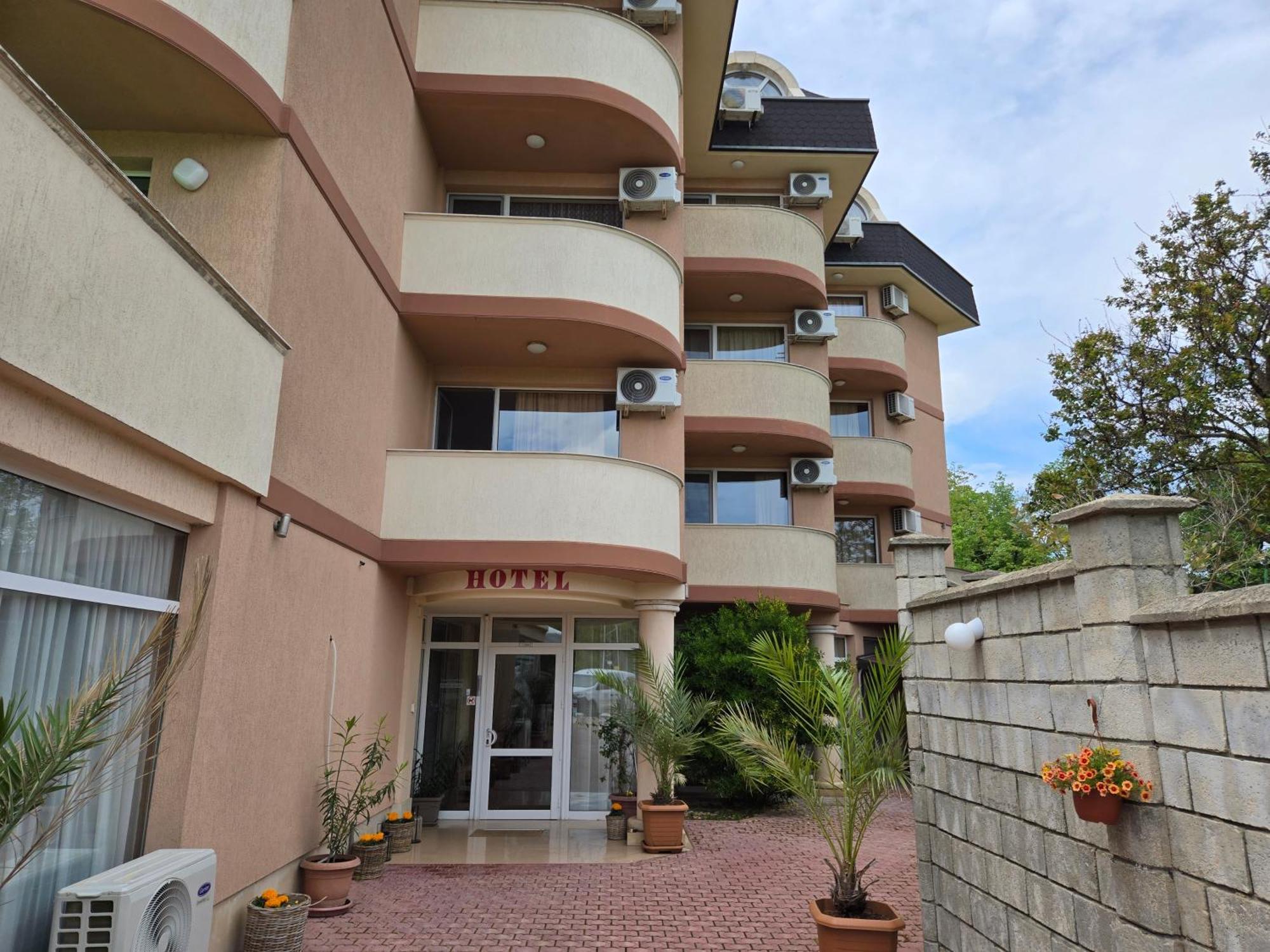 Hotel Paris Relax Zone Balchik Exterior photo